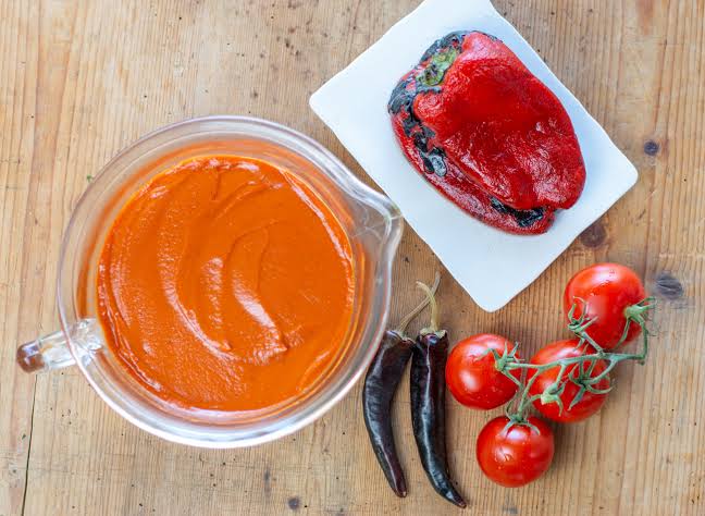 Roasted tomato-chile sauce