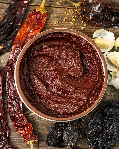 Chile-garlic adobo